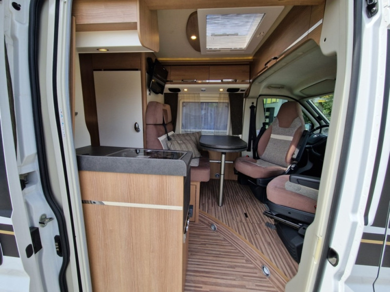 Malibu Van 600 DB - Kempingautó: 4 kép. Malibu Van 600 DB - Kempingautó: 4 kép.