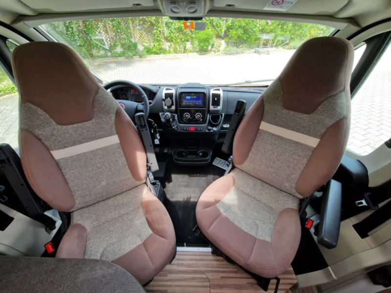 Malibu Van 600 DB - Kempingautó: 5 kép. Malibu Van 600 DB - Kempingautó: 5 kép.