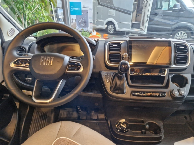 Új Integrált lakóautó Malibu Van First Class two rooms GT Skyview 640 LE RB: 9 kép.