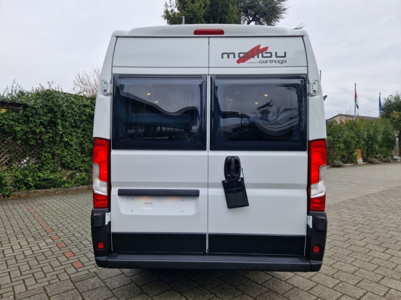 Új Integrált lakóautó Malibu Van First Class two rooms GT Skyview 640 LE RB: 6 kép.