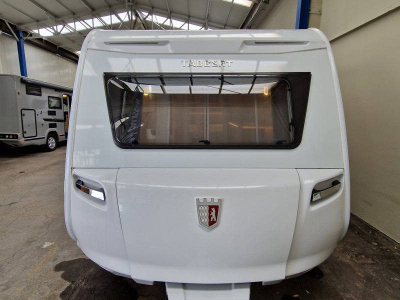 Tabbert Da Vinci 495 HE 2,3 - Lakókocsi: 2 kép. Tabbert Da Vinci 495 HE 2,3 - Lakókocsi: 2 kép.