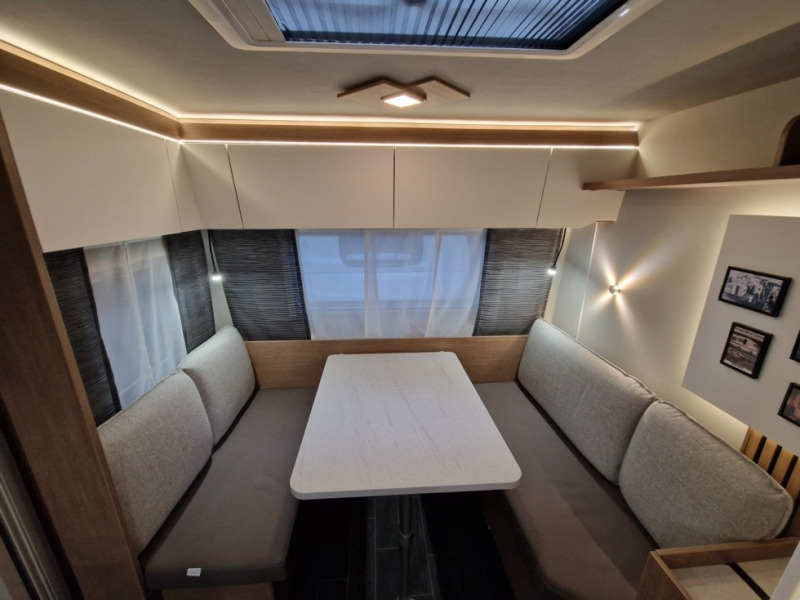 Tabbert Senara 460 E 2,3 - Lakókocsi: 5 kép. Tabbert Senara 460 E 2,3 - Lakókocsi: 5 kép.