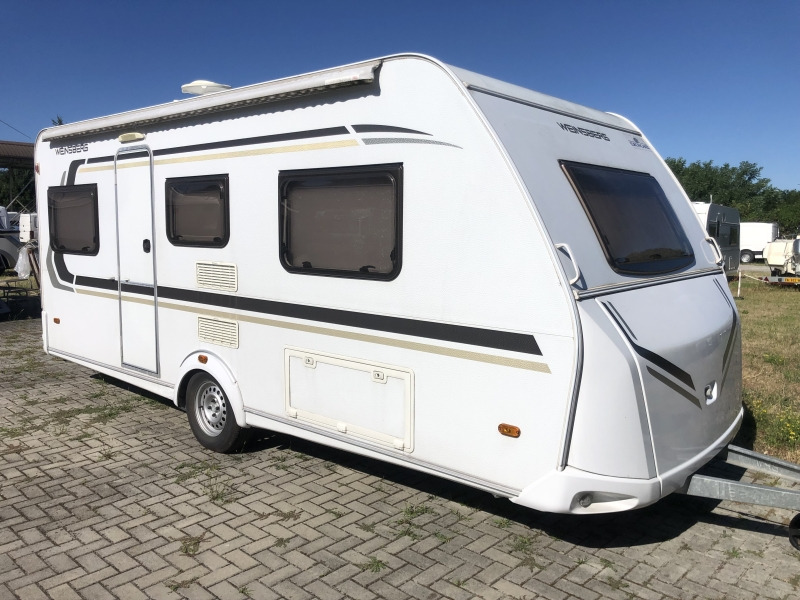WEINSBERG CARAONE 480 EU - Lakókocsi: 1 kép. WEINSBERG CARAONE 480 EU - Lakókocsi: 1 kép.
