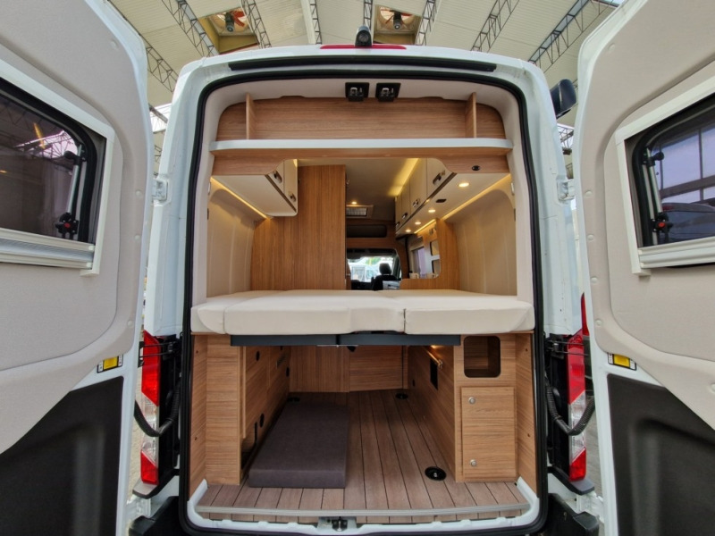 Weinsberg CaraBus Ford 600 MQ - Kempingautó: 3 kép. Weinsberg CaraBus Ford 600 MQ - Kempingautó: 3 kép.