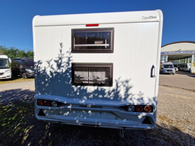 Weinsberg CaraOne 500 FDK - Lakókocsi: 3 kép. Weinsberg CaraOne 500 FDK - Lakókocsi: 3 kép.