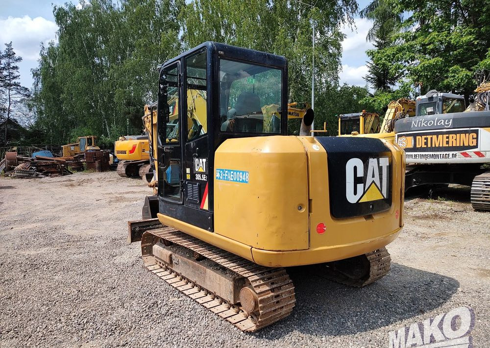 Caterpillar 305.5E2 - Lánctalpas kotró: 3 kép. Caterpillar 305.5E2 - Lánctalpas kotró: 3 kép.