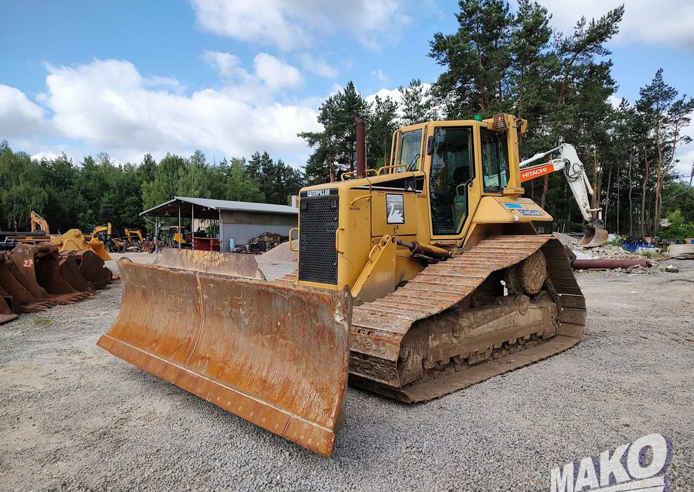 Caterpillar D6N LGP - Buldózer: 1 kép. Caterpillar D6N LGP - Buldózer: 1 kép.