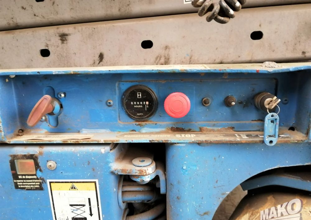 Genie GS 2046 - Ollós emelő: 5 kép. Genie GS 2046 - Ollós emelő: 5 kép.