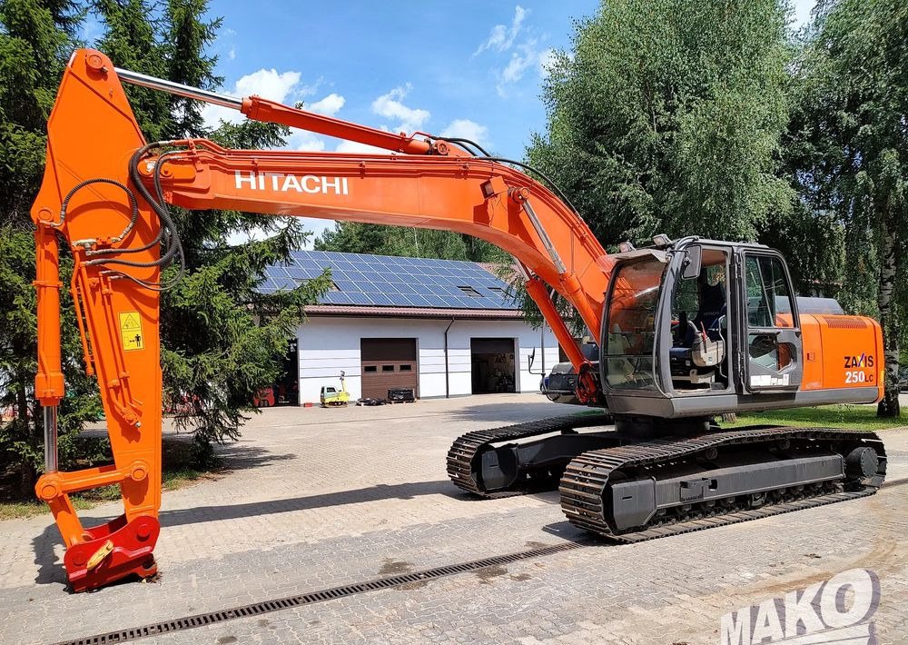 Hitachi ZX250 LCN-3 - Lánctalpas kotró: 1 kép. Hitachi ZX250 LCN-3 - Lánctalpas kotró: 1 kép.