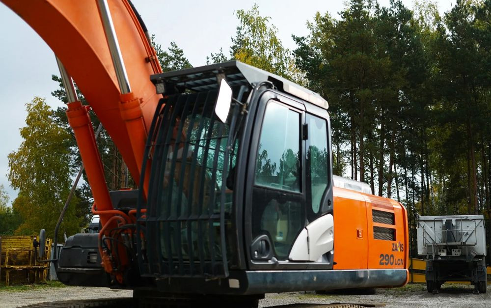 Hitachi ZX290LCN-5B - Lánctalpas kotró: 5 kép. Hitachi ZX290LCN-5B - Lánctalpas kotró: 5 kép.