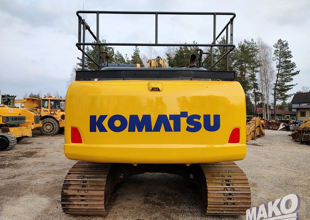 Komatsu PC210 LC-10 - Lánctalpas kotró: 4 kép. Komatsu PC210 LC-10 - Lánctalpas kotró: 4 kép.