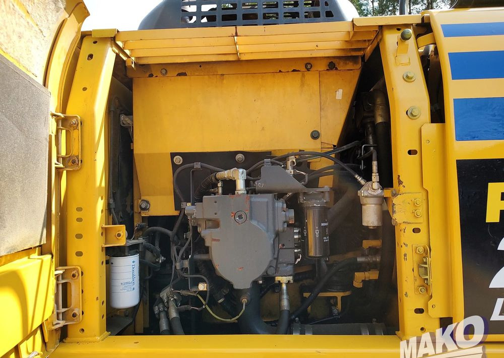 Lánctalpas kotró Komatsu PC240 LC-10: 11 kép.