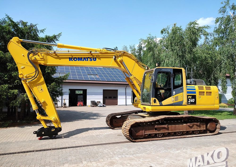 Komatsu PC240LC-10 - Lánctalpas kotró: 1 kép. Komatsu PC240LC-10 - Lánctalpas kotró: 1 kép.