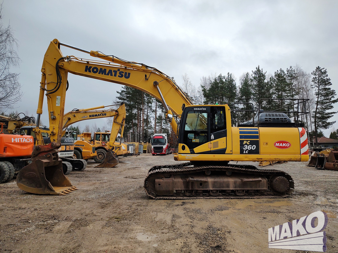 Komatsu PC360 LC-11 - Lánctalpas kotró: 1 kép. Komatsu PC360 LC-11 - Lánctalpas kotró: 1 kép.
