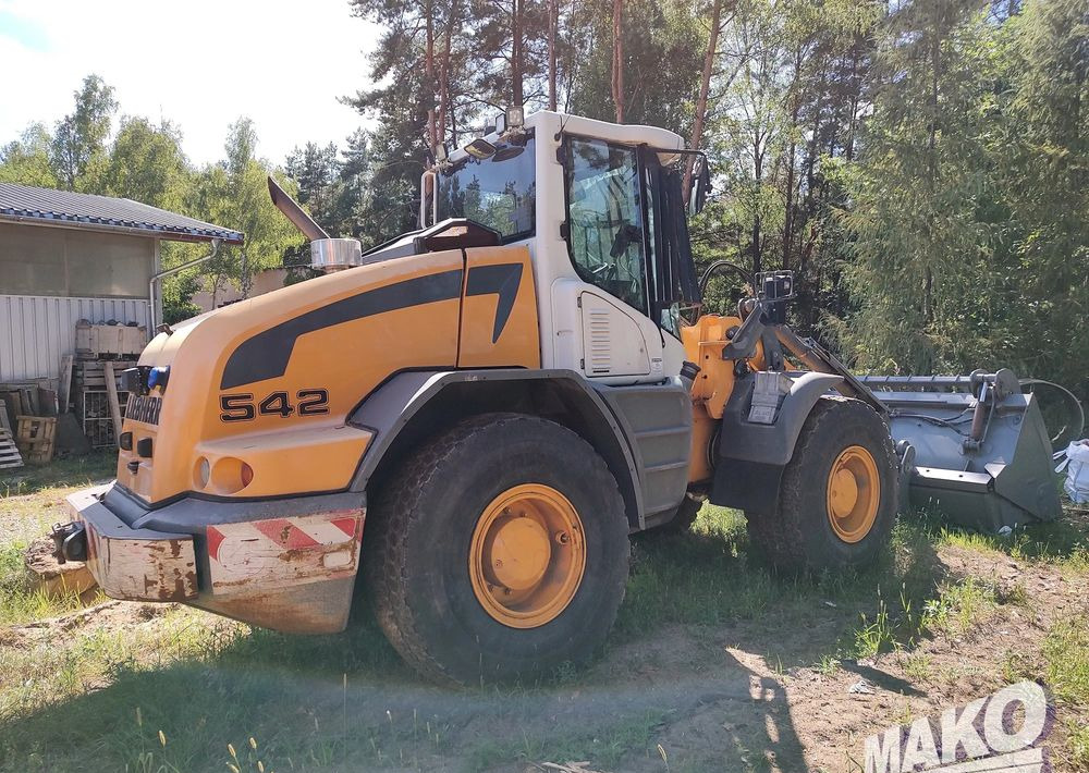 Liebherr L542 - Gumikerekes homlokrakodó: 1 kép. Liebherr L542 - Gumikerekes homlokrakodó: 1 kép.