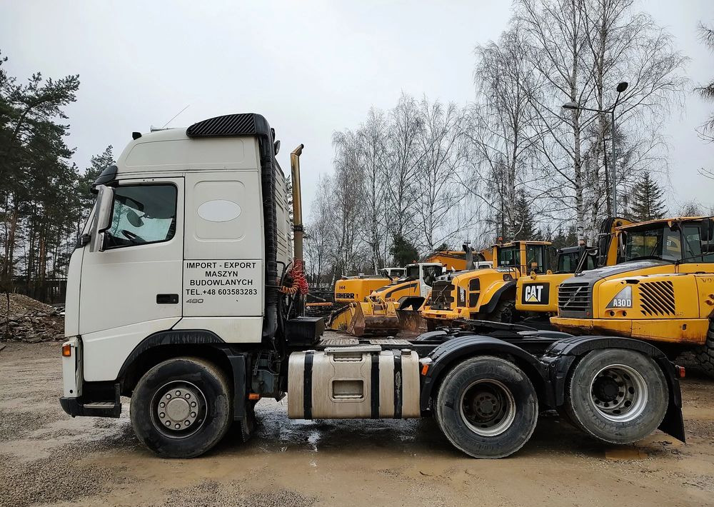 Volvo FH 13 480 - Nyergesvontató: 2 kép. Volvo FH 13 480 - Nyergesvontató: 2 kép.