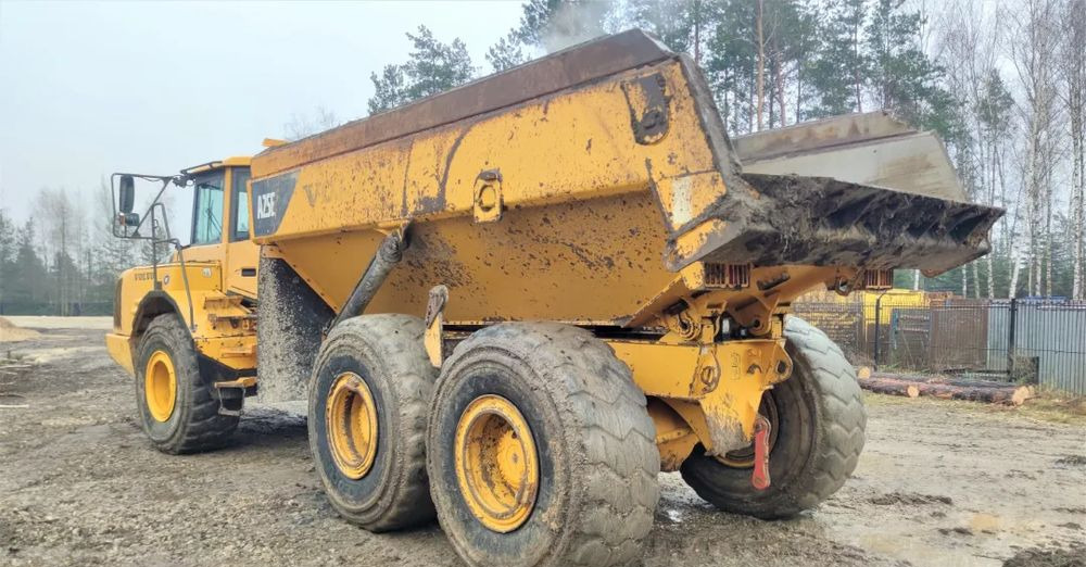 Volvo A25E - Dömper: 3 kép. Volvo A25E - Dömper: 3 kép.