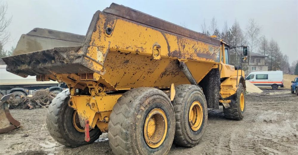 Volvo A25E - Dömper: 4 kép. Volvo A25E - Dömper: 4 kép.