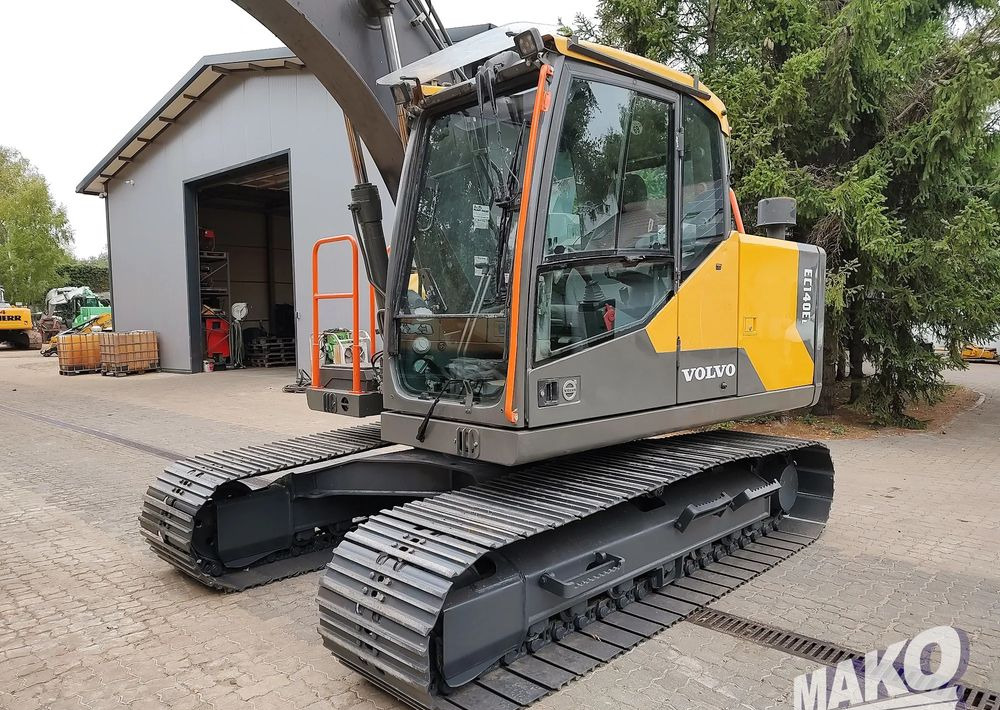 Volvo EC140 EL - Lánctalpas kotró: 2 kép. Volvo EC140 EL - Lánctalpas kotró: 2 kép.