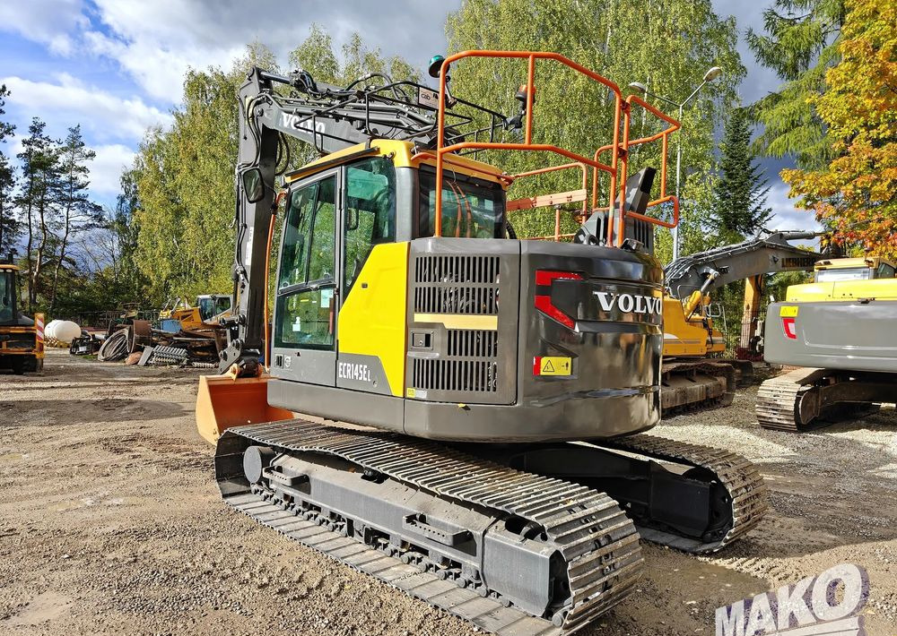 Volvo ECR 145 EL - Lánctalpas kotró: 3 kép. Volvo ECR 145 EL - Lánctalpas kotró: 3 kép.