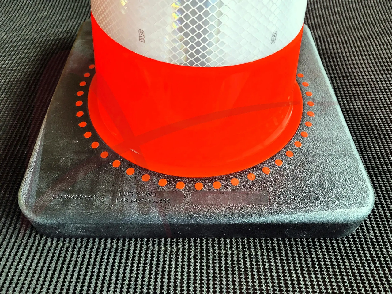 AVIACO CONE750-5R2 - Építőipari berendezések: 3 kép. AVIACO CONE750-5R2 - Építőipari berendezések: 3 kép.