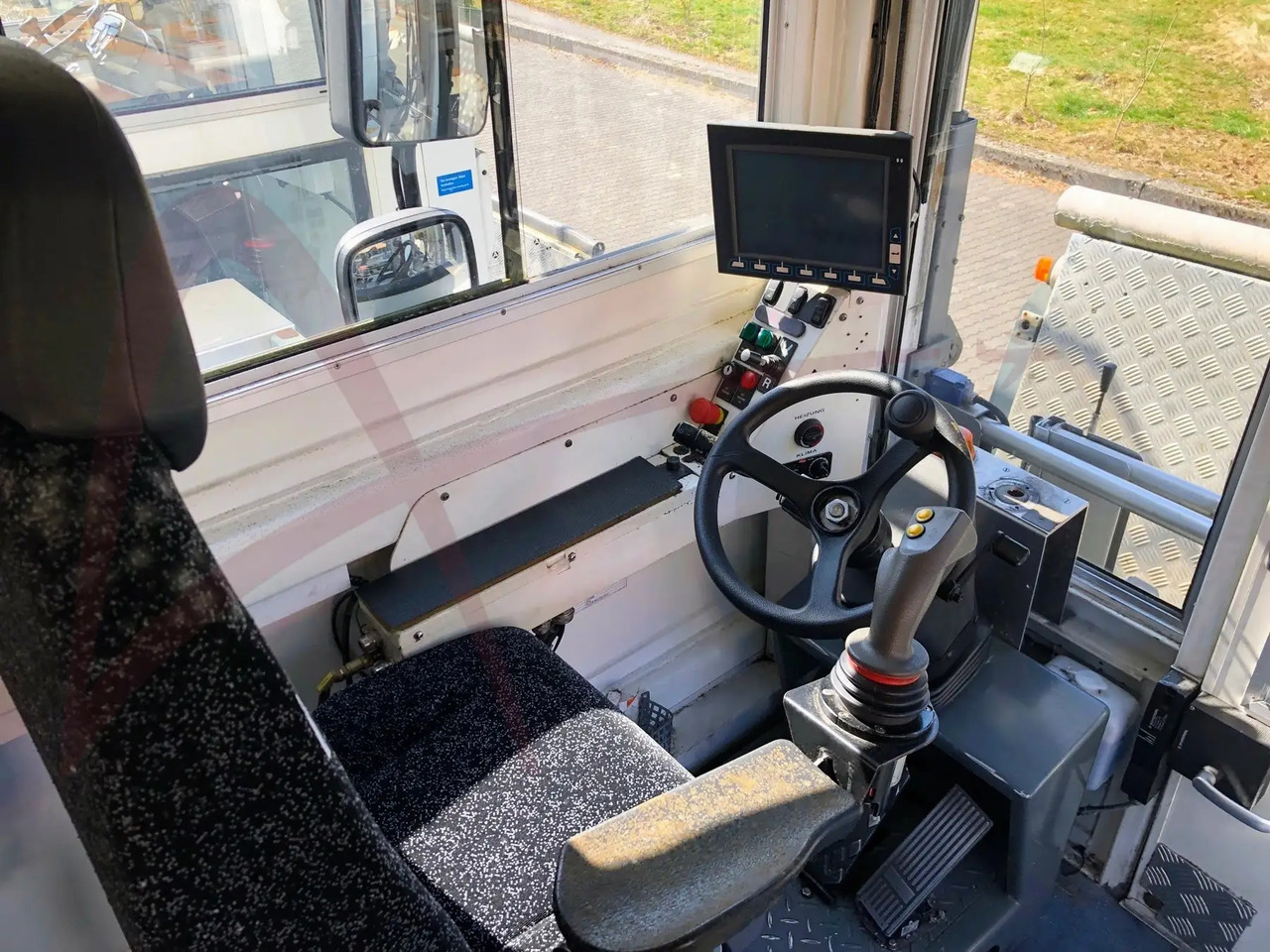 BULMOR SIDECAT XL 7.5 - Ambulift: 5 kép. BULMOR SIDECAT XL 7.5 - Ambulift: 5 kép.