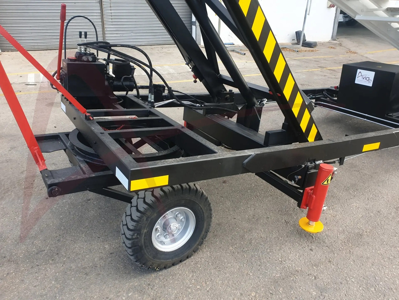 EDGHILL 480-1 - Utaslépcső: 5 kép. EDGHILL 480-1 - Utaslépcső: 5 kép.