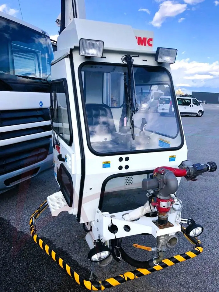 FMC LMD 2000 - Repülőgép jégtelenítő: 4 kép. FMC LMD 2000 - Repülőgép jégtelenítő: 4 kép.