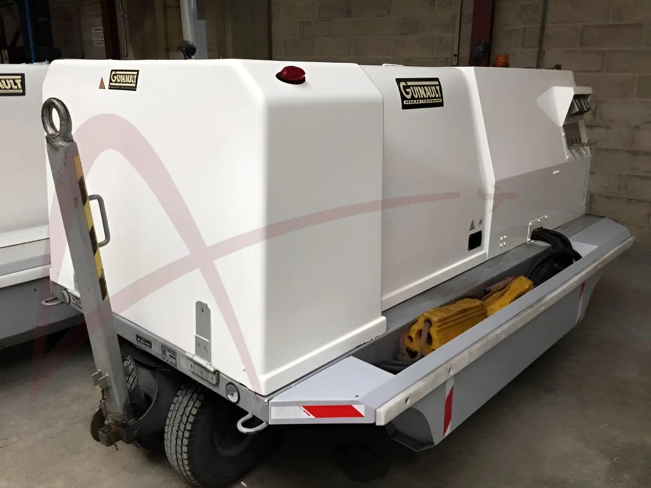 GUINAULT GA120V18D2100 - Földi áramforrás: 2 kép. GUINAULT GA120V18D2100 - Földi áramforrás: 2 kép.