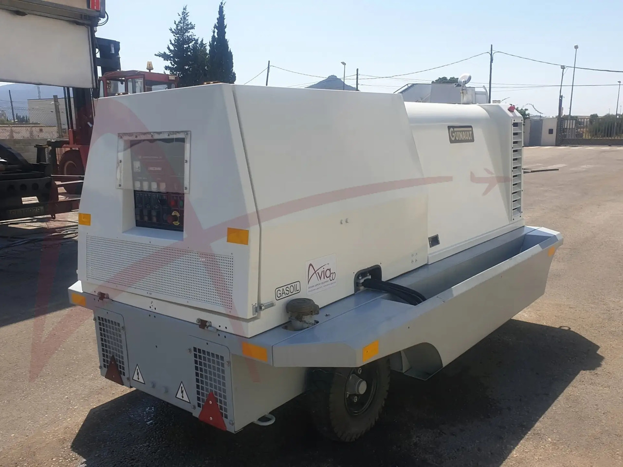 GUINAULT GA120V18D2100 - Földi áramforrás: 4 kép. GUINAULT GA120V18D2100 - Földi áramforrás: 4 kép.