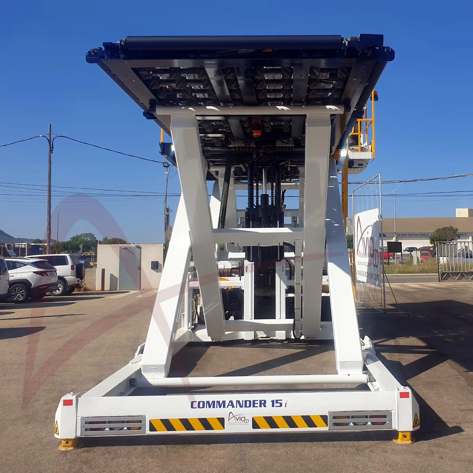 JBT AEROTECH COMMANDER 15iS - Konténer/ Rakodólap rakodógép: 4 kép. JBT AEROTECH COMMANDER 15iS - Konténer/ Rakodólap rakodógép: 4 kép.