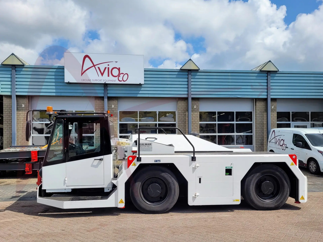KALMAR MOTOR AB FB 250 - Repülőgép vontató: 4 kép. KALMAR MOTOR AB FB 250 - Repülőgép vontató: 4 kép.