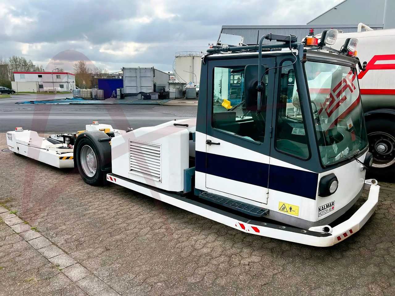 KALMAR MOTOR AB TBL 50 - Repülőgép vontató: 1 kép. KALMAR MOTOR AB TBL 50 - Repülőgép vontató: 1 kép.