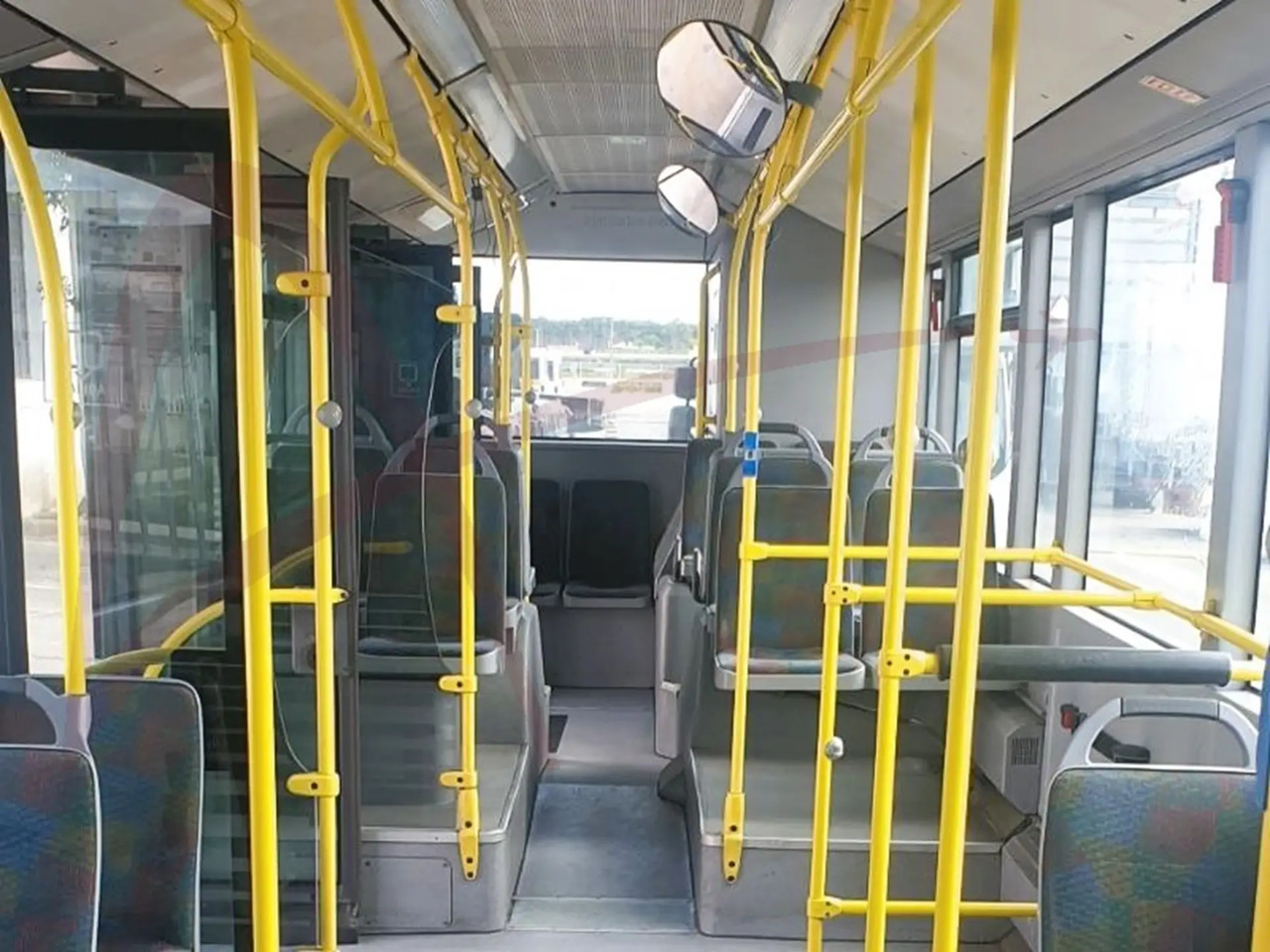 MERCEDES BENZ CITARO - Reptéri busz: 4 kép. MERCEDES BENZ CITARO - Reptéri busz: 4 kép.