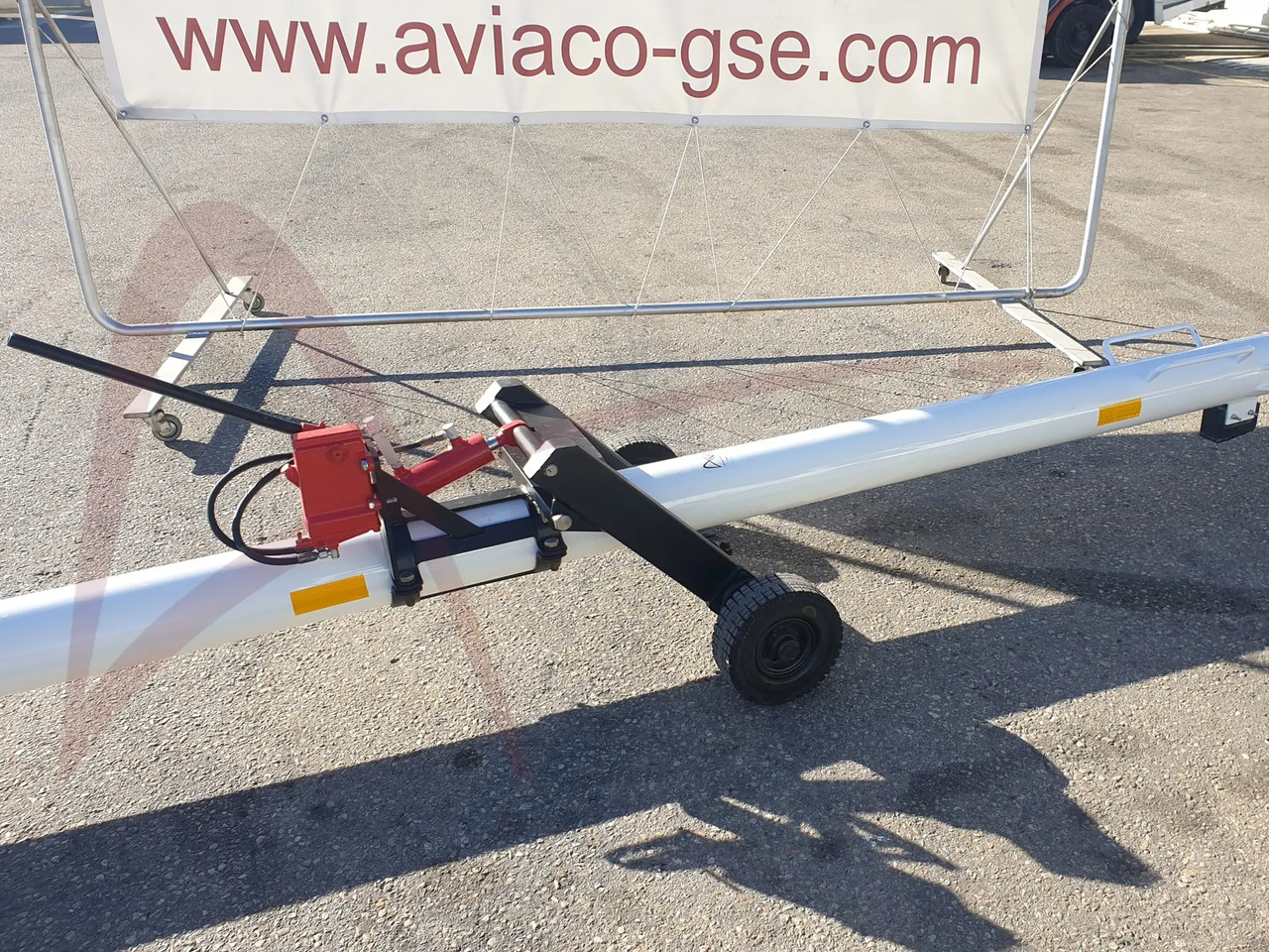 FLADUNG B737 - Repülőtéri jármű: 3 kép. FLADUNG B737 - Repülőtéri jármű: 3 kép.