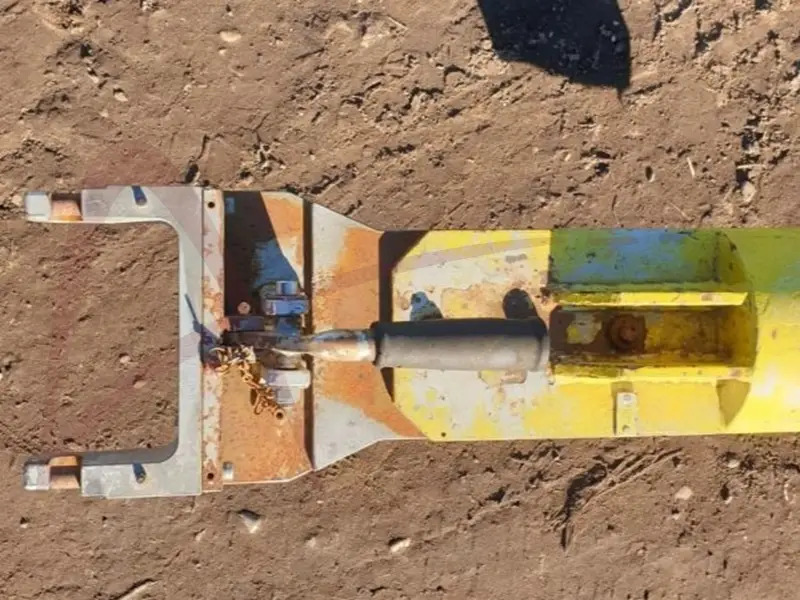 FLADUNG FSST DASH 8 - Repülőtéri jármű: 3 kép. FLADUNG FSST DASH 8 - Repülőtéri jármű: 3 kép.