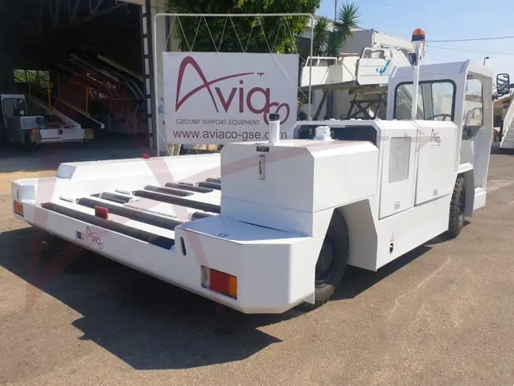 JBT AEROTECH CPT-7 - Repülőtéri jármű: 5 kép. JBT AEROTECH CPT-7 - Repülőtéri jármű: 5 kép.