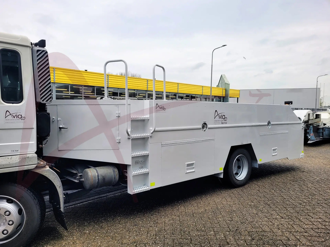 JET-TEKNO WST - Repülőtéri jármű: 3 kép. JET-TEKNO WST - Repülőtéri jármű: 3 kép.