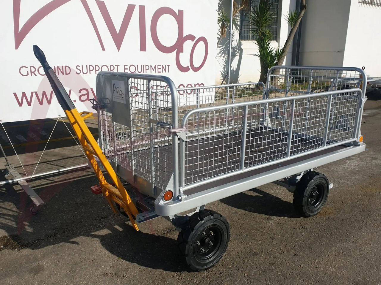 STIEHL GWG - Repülőtéri jármű: 3 kép. STIEHL GWG - Repülőtéri jármű: 3 kép.