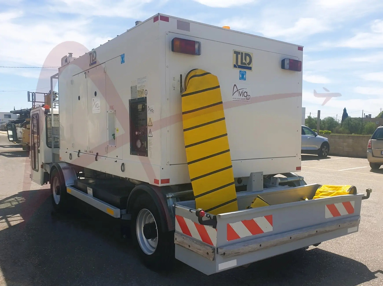 TLD ACU-804-DUS - Repülőtéri jármű: 3 kép. TLD ACU-804-DUS - Repülőtéri jármű: 3 kép.