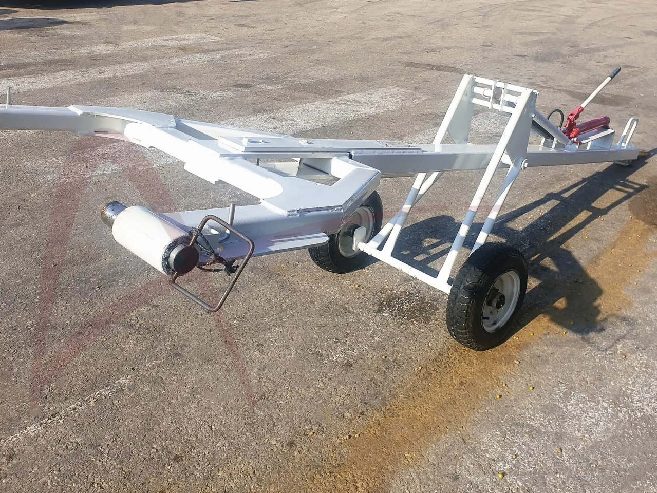 WASP A05269D - Repülőtéri jármű: 4 kép. WASP A05269D - Repülőtéri jármű: 4 kép.