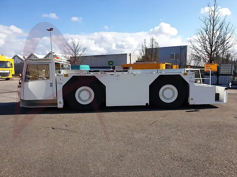 SCHOPF F396C - Repülőgép vontató: 3 kép. SCHOPF F396C - Repülőgép vontató: 3 kép.