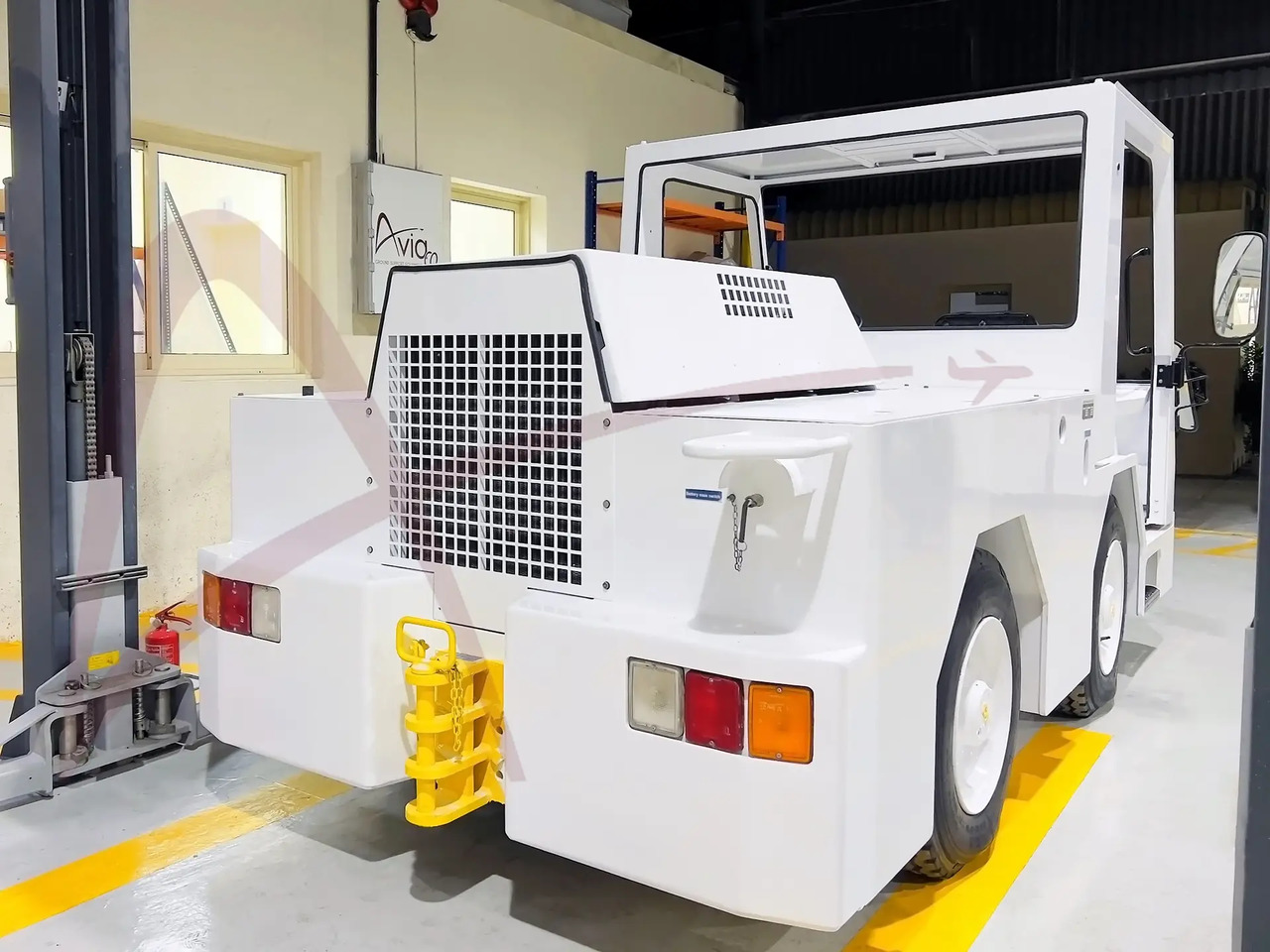 SCHOPF F59 - Repülőgép vontató: 3 kép. SCHOPF F59 - Repülőgép vontató: 3 kép.