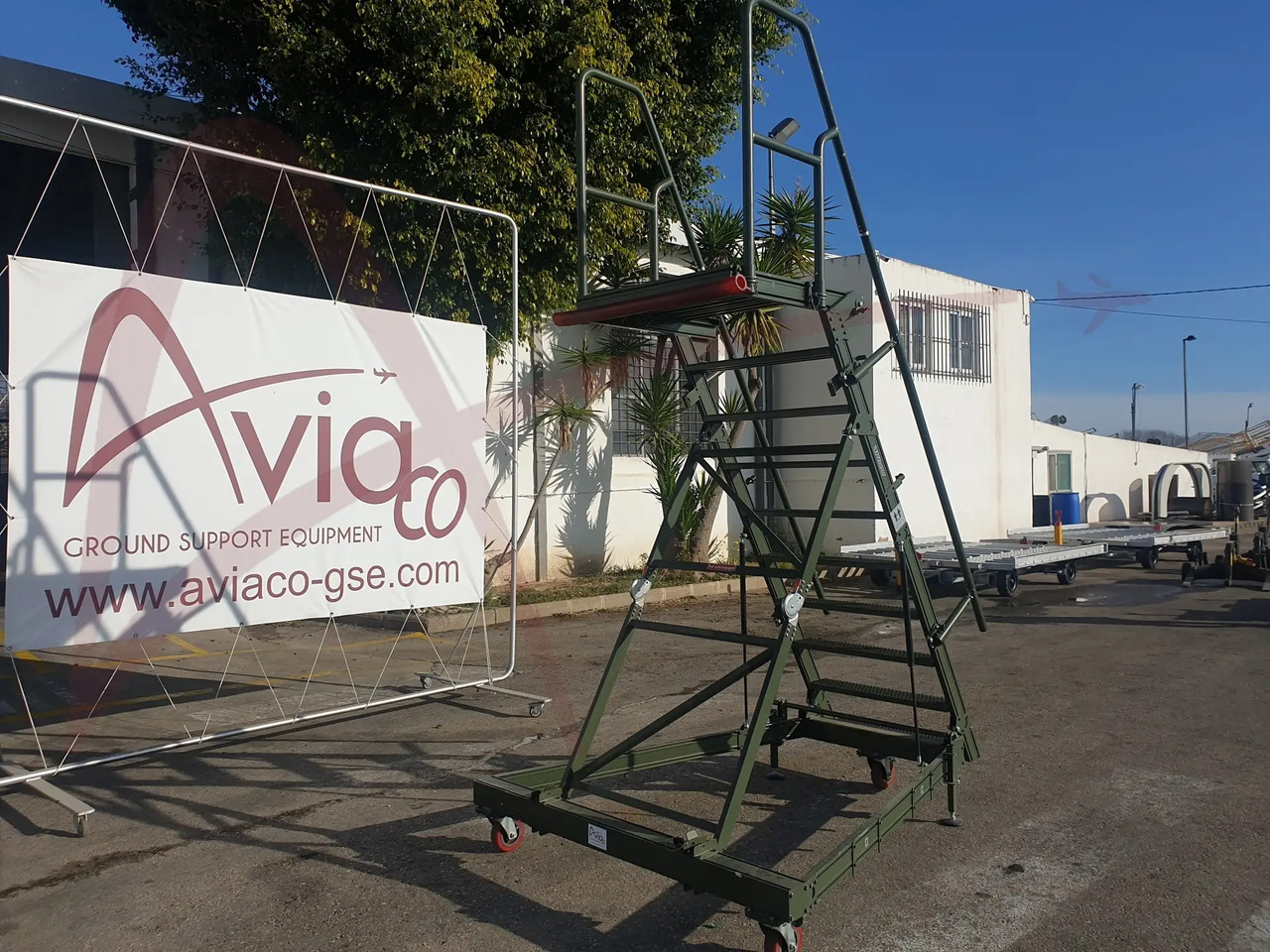 TEST-FUCHS CLT-1 - Utaslépcső: 1 kép. TEST-FUCHS CLT-1 - Utaslépcső: 1 kép.