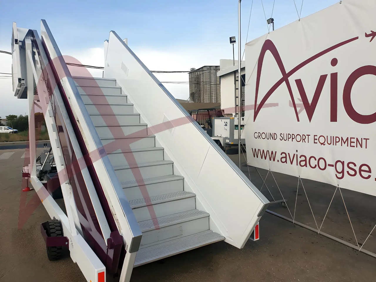 TLD ABT480 - Utaslépcső: 3 kép. TLD ABT480 - Utaslépcső: 3 kép.