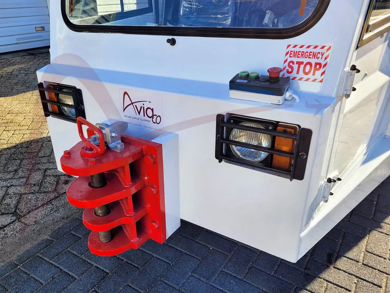 TLD TMX-100 - Repülőgép vontató: 4 kép. TLD TMX-100 - Repülőgép vontató: 4 kép.