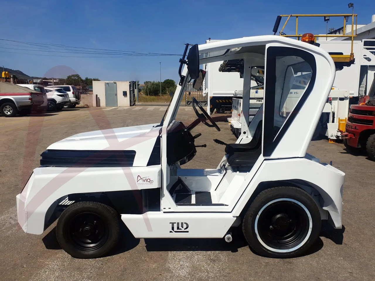 TLD TMX-20 - Poggyász vontató: 3 kép. TLD TMX-20 - Poggyász vontató: 3 kép.