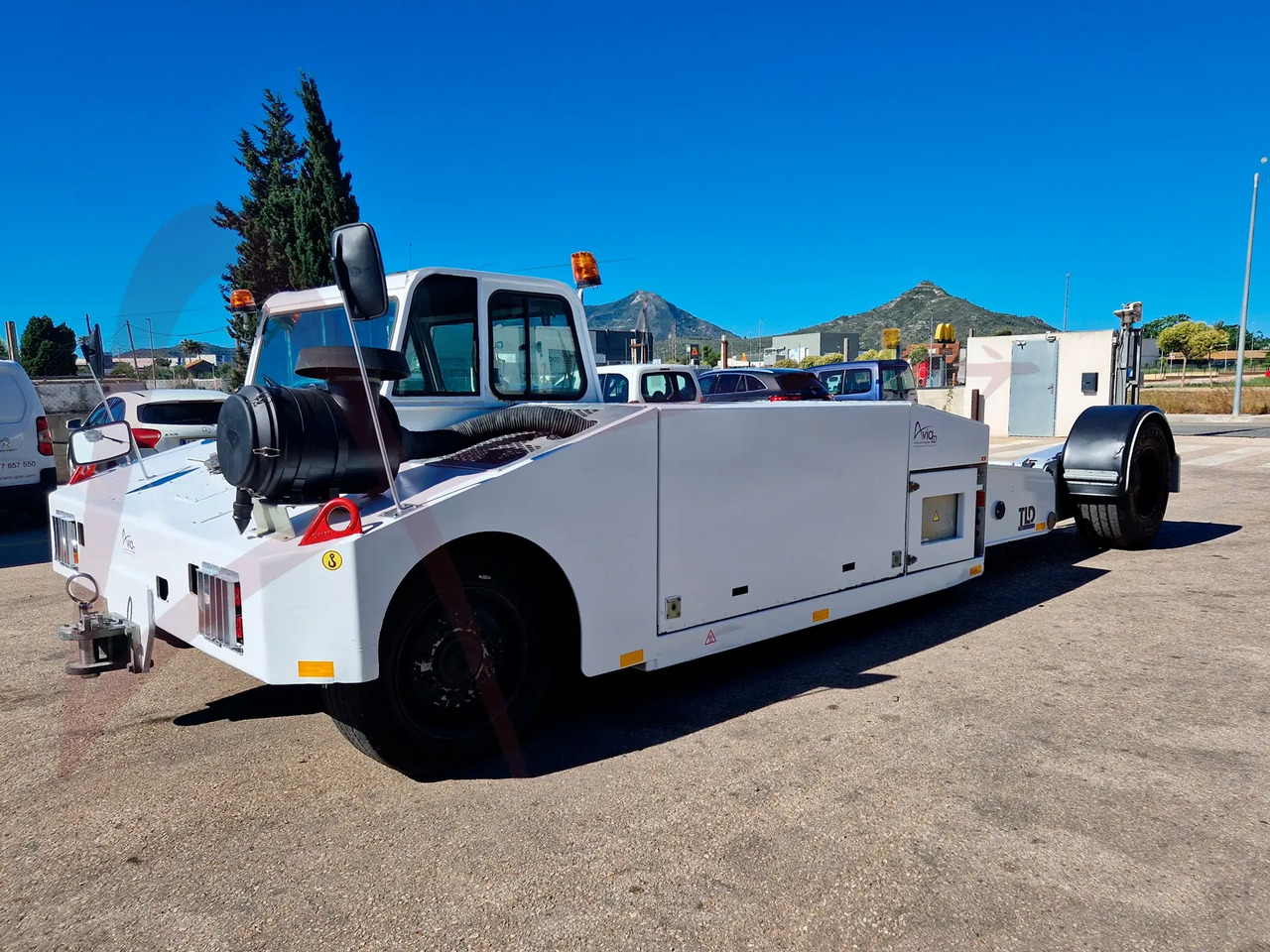 TLD TPX-200-MT - Repülőgép vontató: 4 kép. TLD TPX-200-MT - Repülőgép vontató: 4 kép.