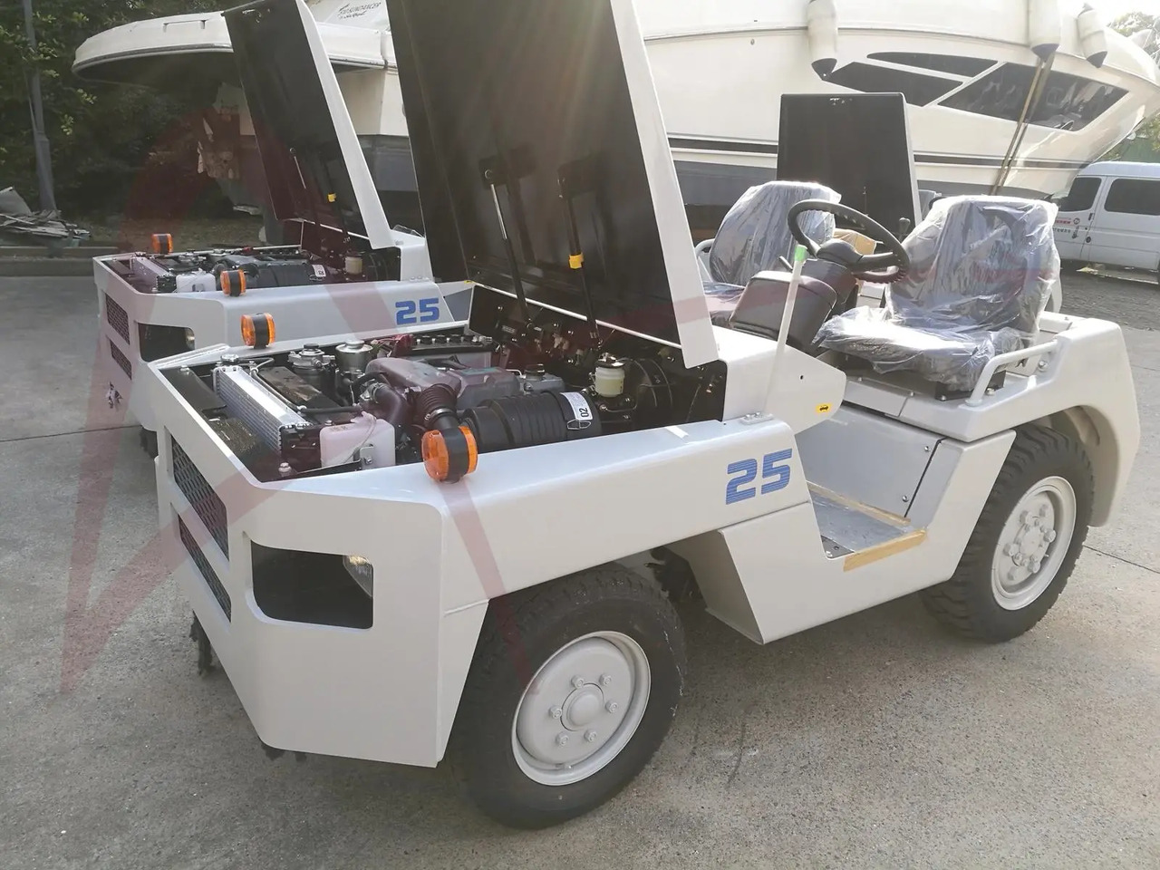 TOYOTA 52-2TD-25 - Poggyász vontató: 2 kép. TOYOTA 52-2TD-25 - Poggyász vontató: 2 kép.