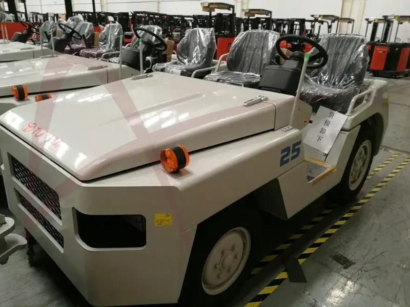 TOYOTA 52-2TD-25 - Poggyász vontató: 1 kép. TOYOTA 52-2TD-25 - Poggyász vontató: 1 kép.